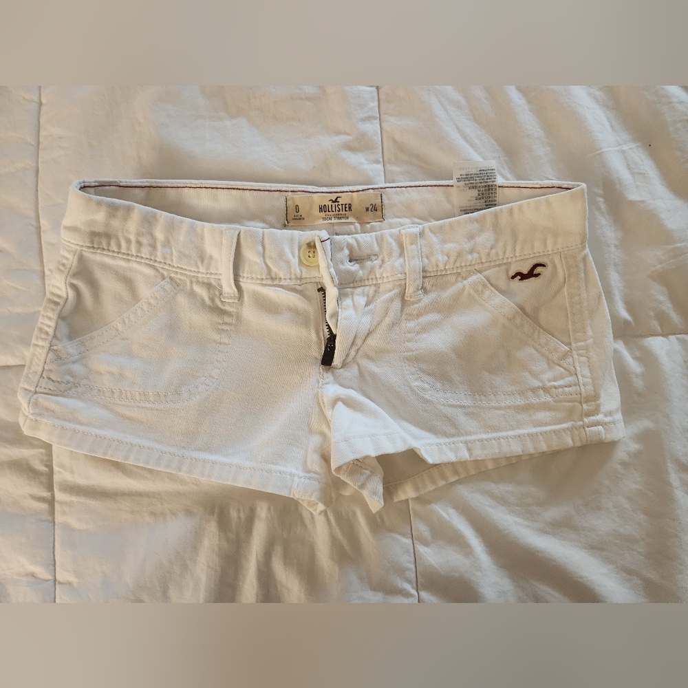 Hollister Low Rise Shorts White Size 0